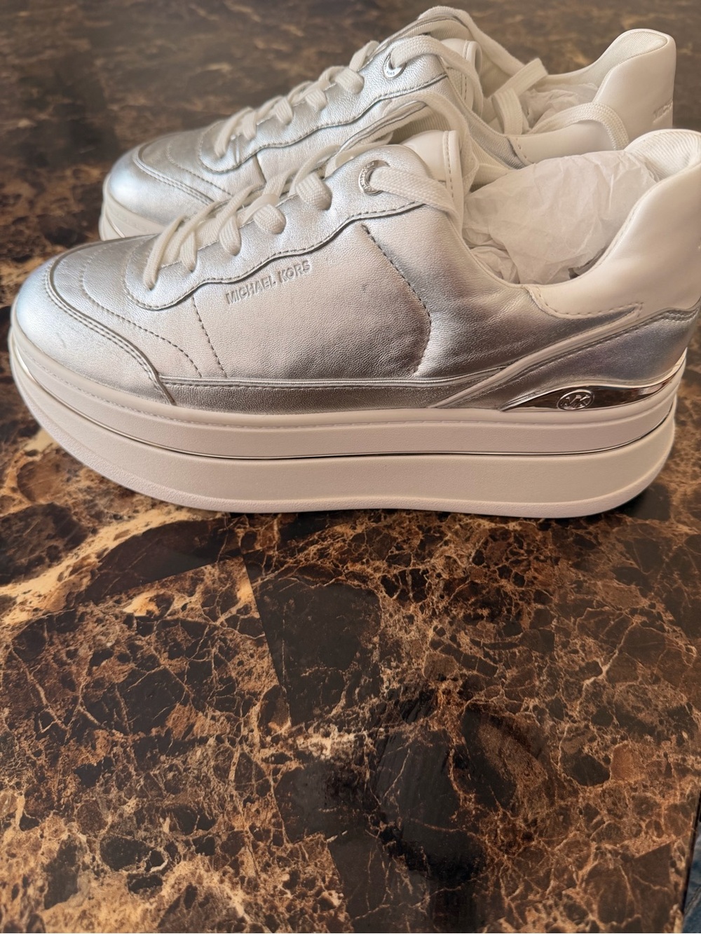 Michael Kors Silver Metallic Platform Sneakers Women’s Casual Fashion Shoes EUC